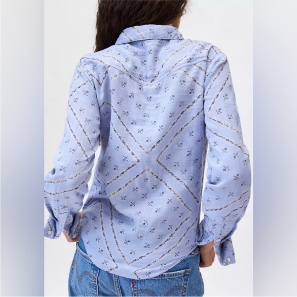 Urban Outfitters Floral Button Down Shirt Blue - Picture 3 of 4